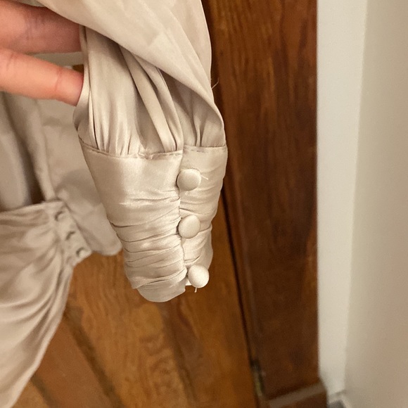 H&M champagne crossover blouse - Picture 5 of 5